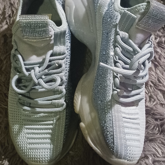 Steve Madden Women's Sneakers Maxima Baby Blue Glitzy Rhinestone Gum Bottom - Picture 5 of 6